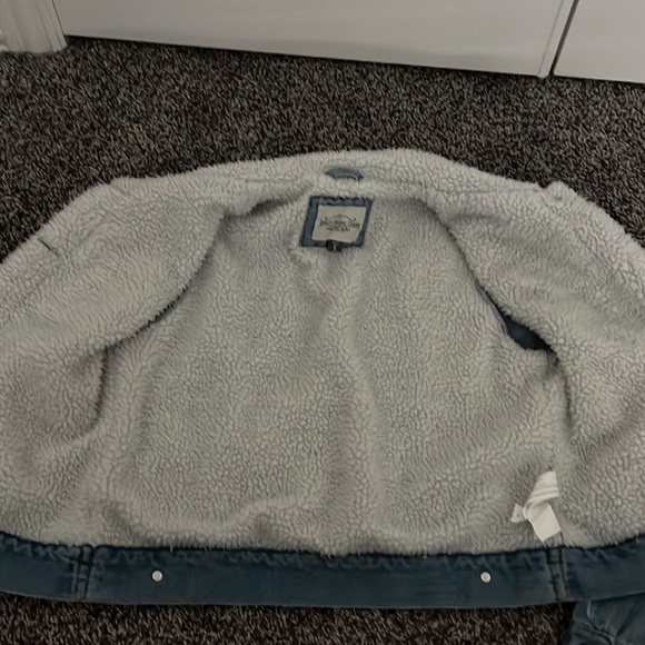 Vintage Charm Jean Jacket - Picture 5 of 5